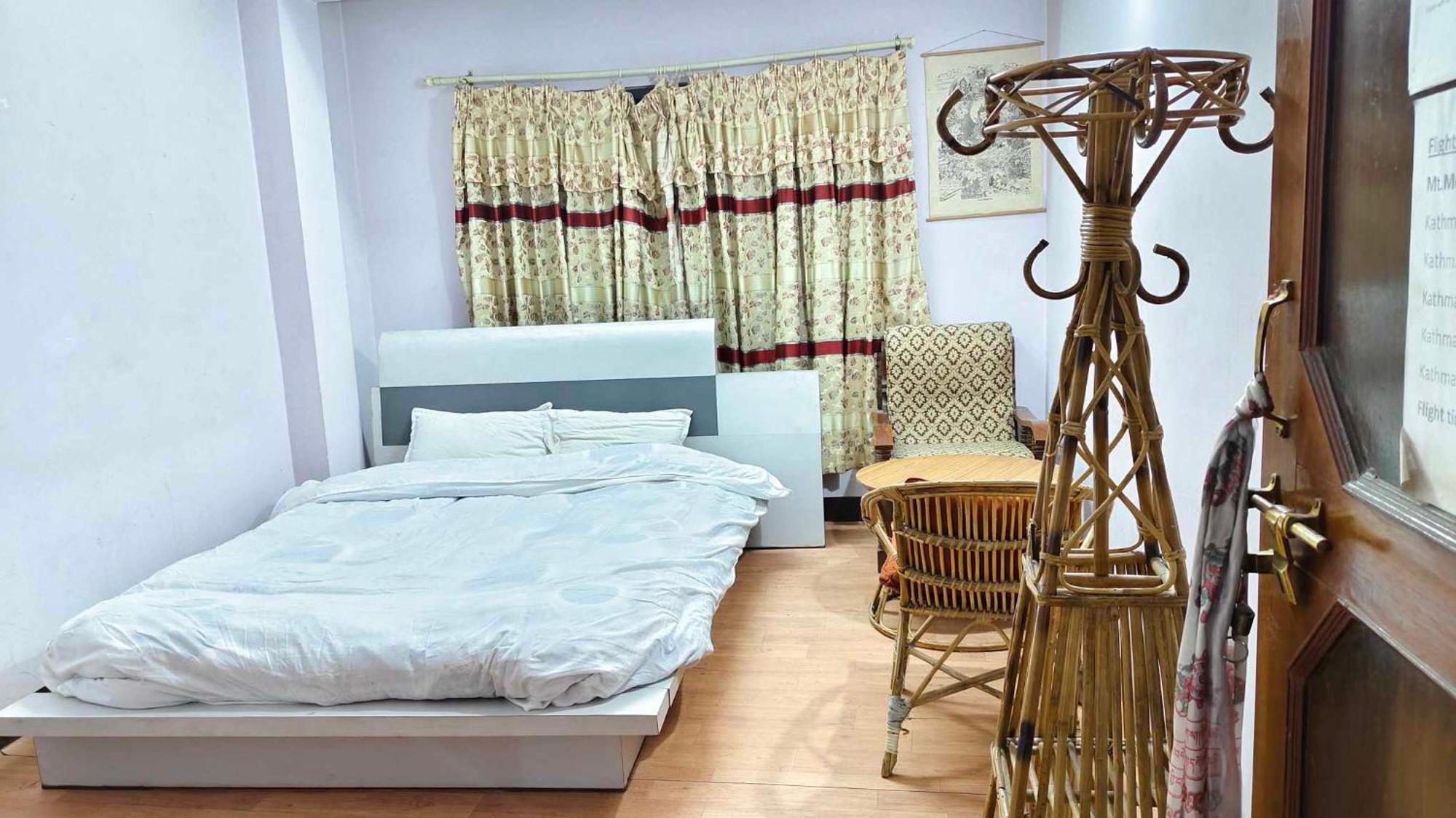 Monkey Temple Homestay Катманду Экстерьер фото